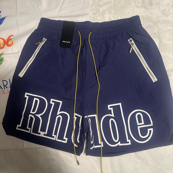 Rhude Whits Shirt and Blue Athletic Shorts with Bold Branding - Picture 4 of 6